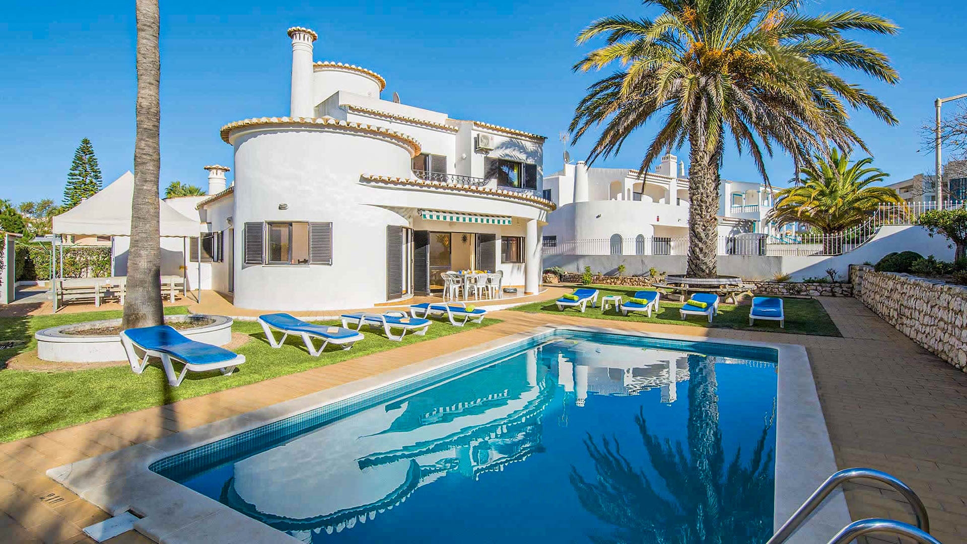 5 Bedroom Villa with Pool, easy walk to Galé beach, Guia, Albufeira | PGM1927 5-bedroom Beach Villa with Pool.  Close to the wonderful Galé beach.  Good investment opportunity.