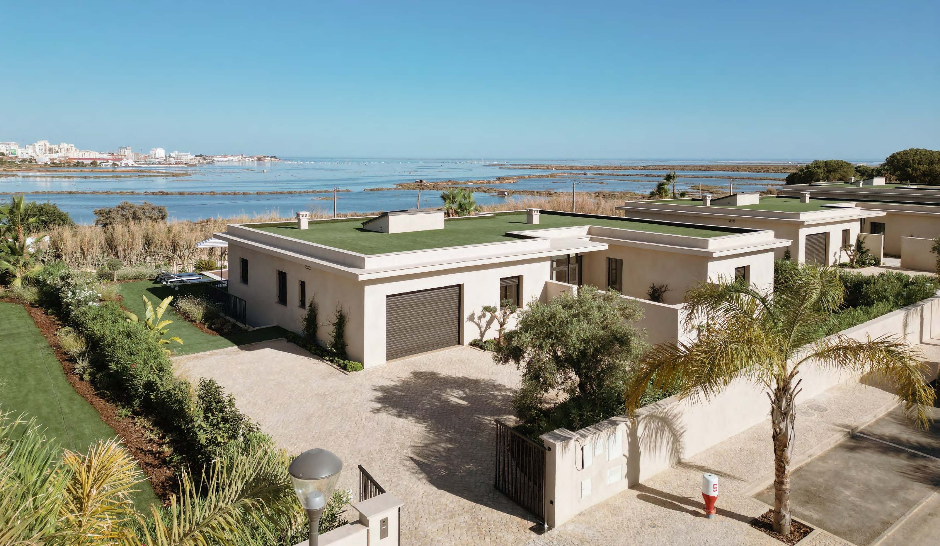Private Luxury Villas off plan in a gated resort in Faro overlooking the Ria Formosa lagune | VM2000 