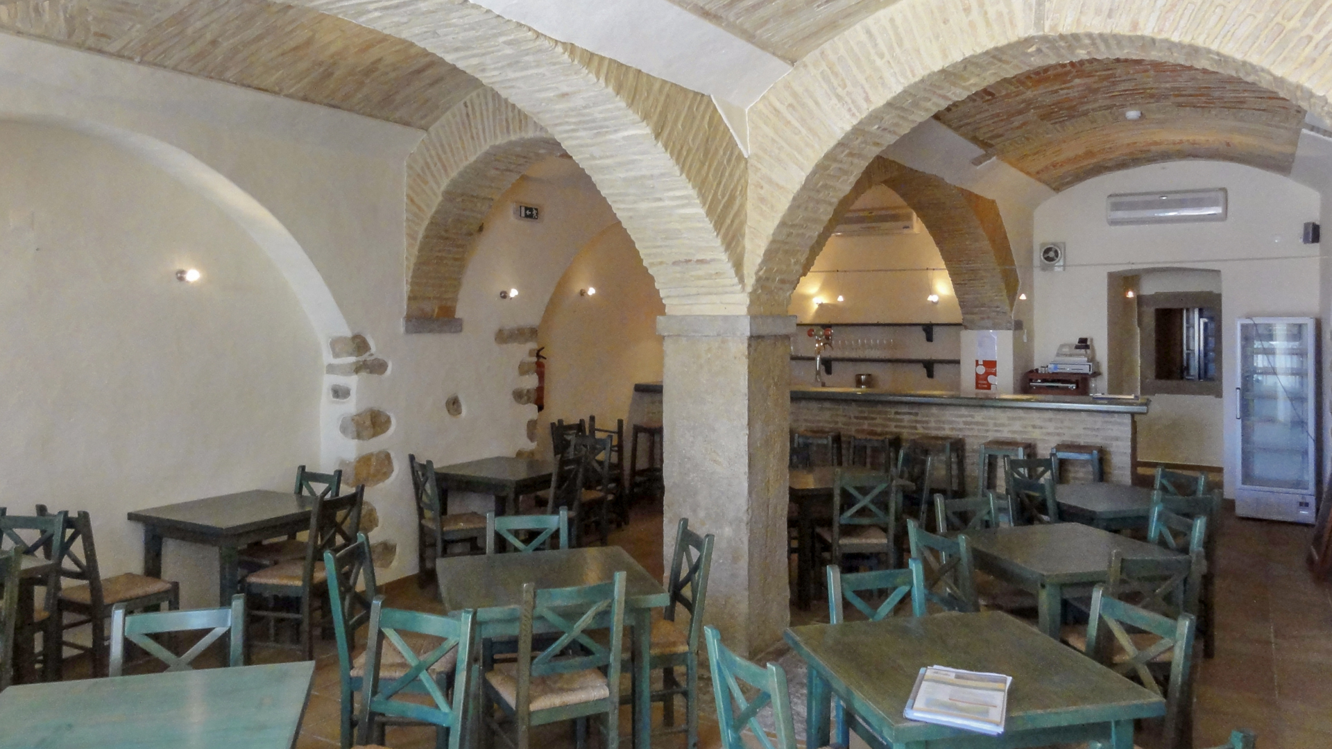 Attractive business idea with accommodation in Estoi, East Algarve | SB1177 Great business opportunity - restaurant with 53 seats, with all equipment. On top, there are two independent apartments, renovated and with large terraces. Only a few minutes from the Pousada de Estoi.