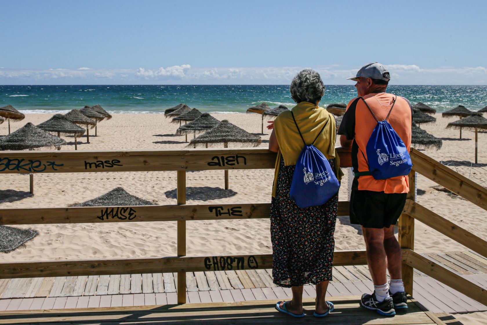 tourist algarve beach pensioner