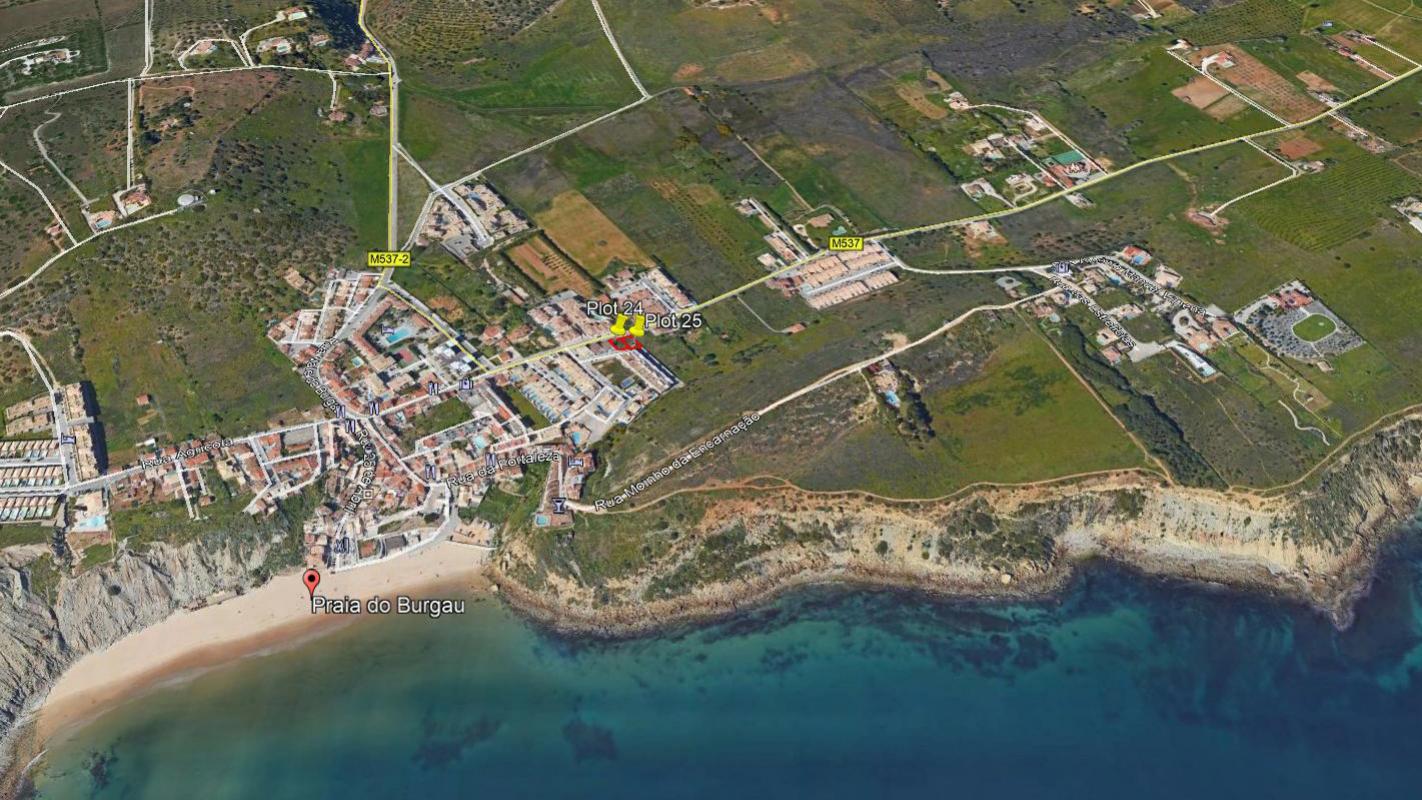 An urban building plot, close to beach and amenities, Burgau, West Algarve | LG1008 An urban plot with the opportunity to build a bespoke property in the sought-after coastal village of Burgau. With size of 217m² and the possibility to build over two levels to a construction area of 200m². Located close to village amenities and only a 5 minute walk to a typical Algarve sandy beach!