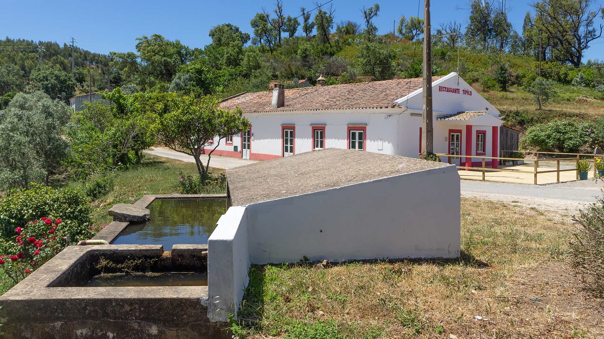 Opportunity - Restaurant, Cottage and Land near Monchique, West Algarve | LG1869 Perfect opportunity to take over a successful, small business or to create a restaurant serving produce from the land whilst converting the cottage for your own home or possibly a guest rental accommodation. 