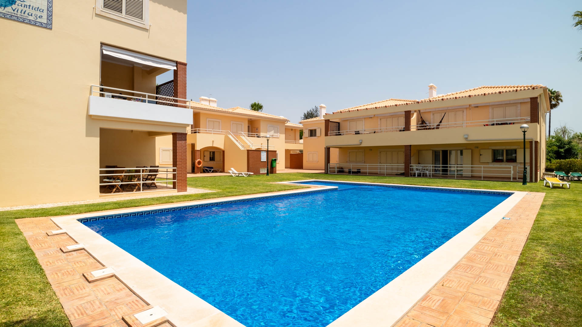 Newly Renovated 2 Bedroom Apartment with Open Plan Living and Golf Views, Vilamoura | VM1896 Open plan living in newly renovated property with golf views make this apartment perfect for an investment.