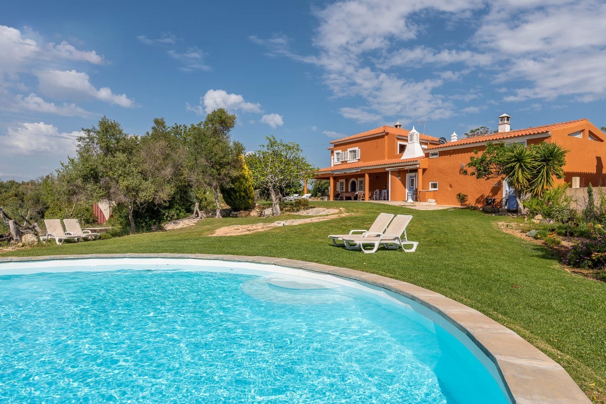 Charming 4 Bedroom Quinta with Large Plot, Guia | VM1917 