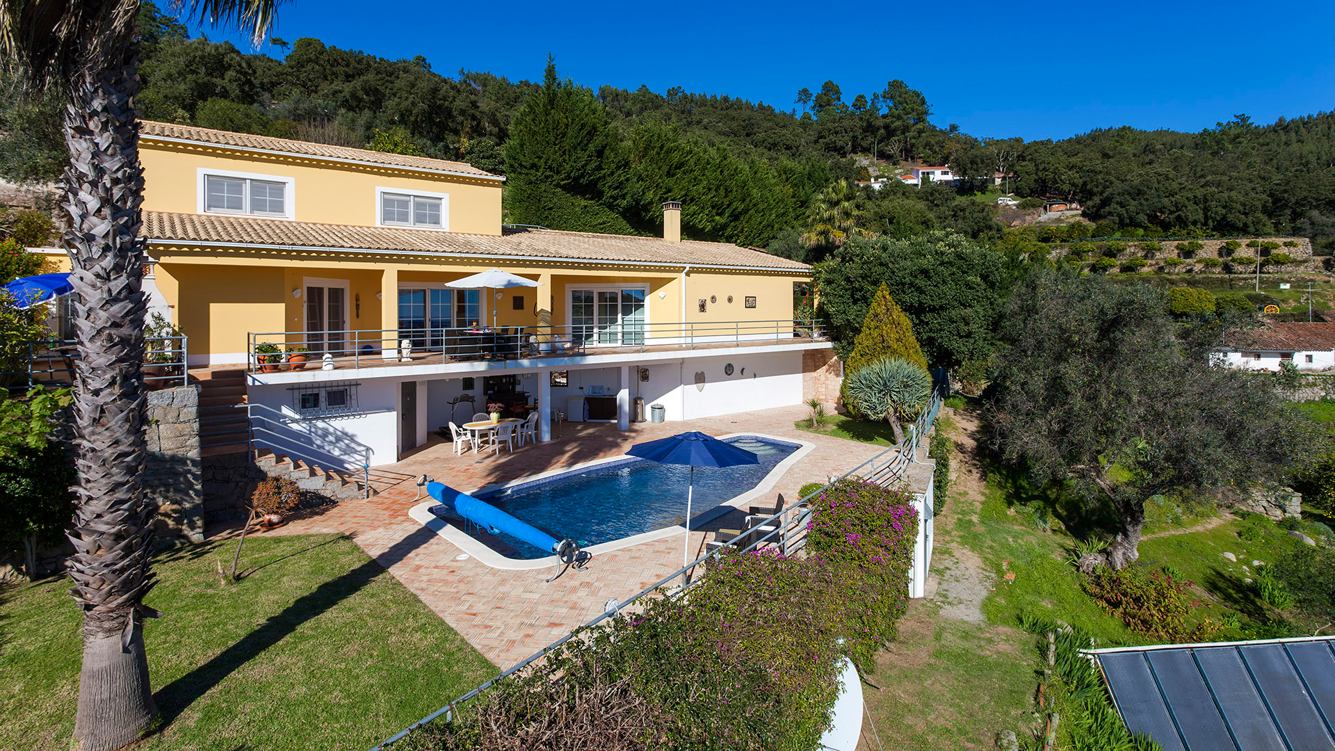  3 bedroom country house with pool on hillside with beautiful sea views, Serra de Monchique | LG2001 