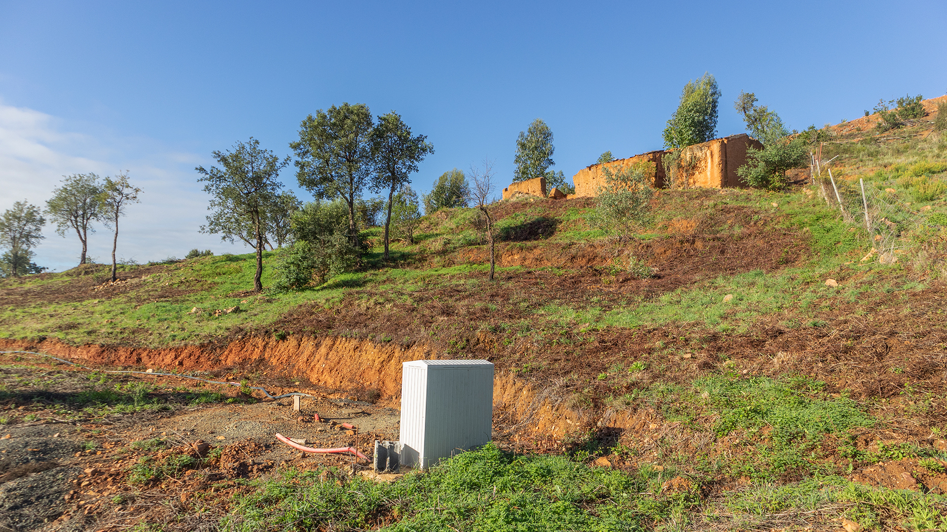 Grundstück in ländlicher Umgebung mit Baugenehmigung für ein 2 SZ Haus, Nahe der Stadt Monchique | LG2016 