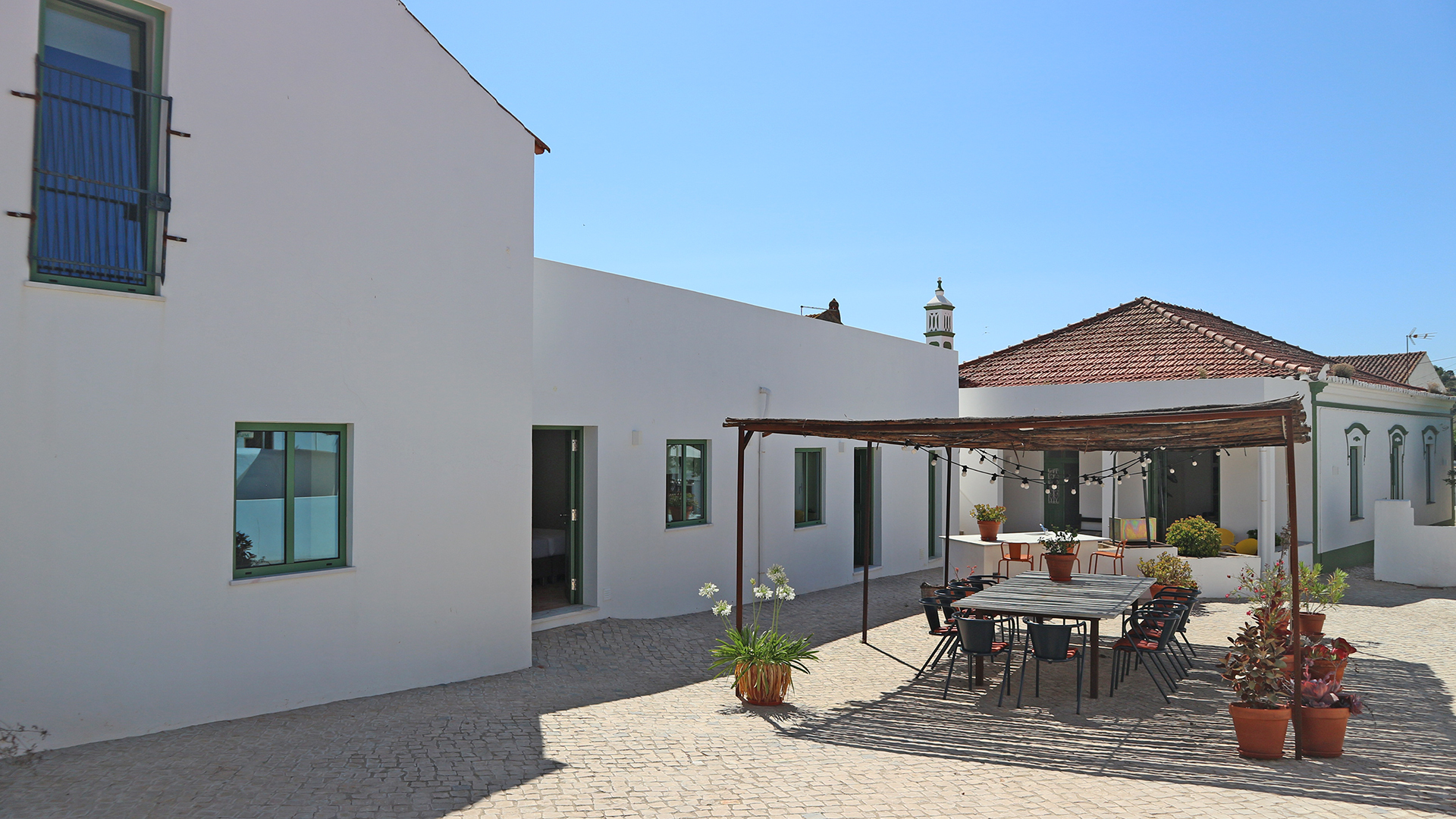 Gästehauskomplex mit 6 Schlafzimmern in einem Dorf in der Nähe von Silves | LG2133 