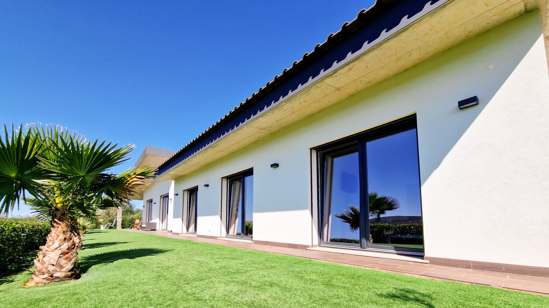 4 Bedroom Contemporary Villa with Panoramic Countryside Views near Loulé, Querença | PTMM125 This newly built contemporary villa enjoys elevated views across the countryside. All on one level. 
