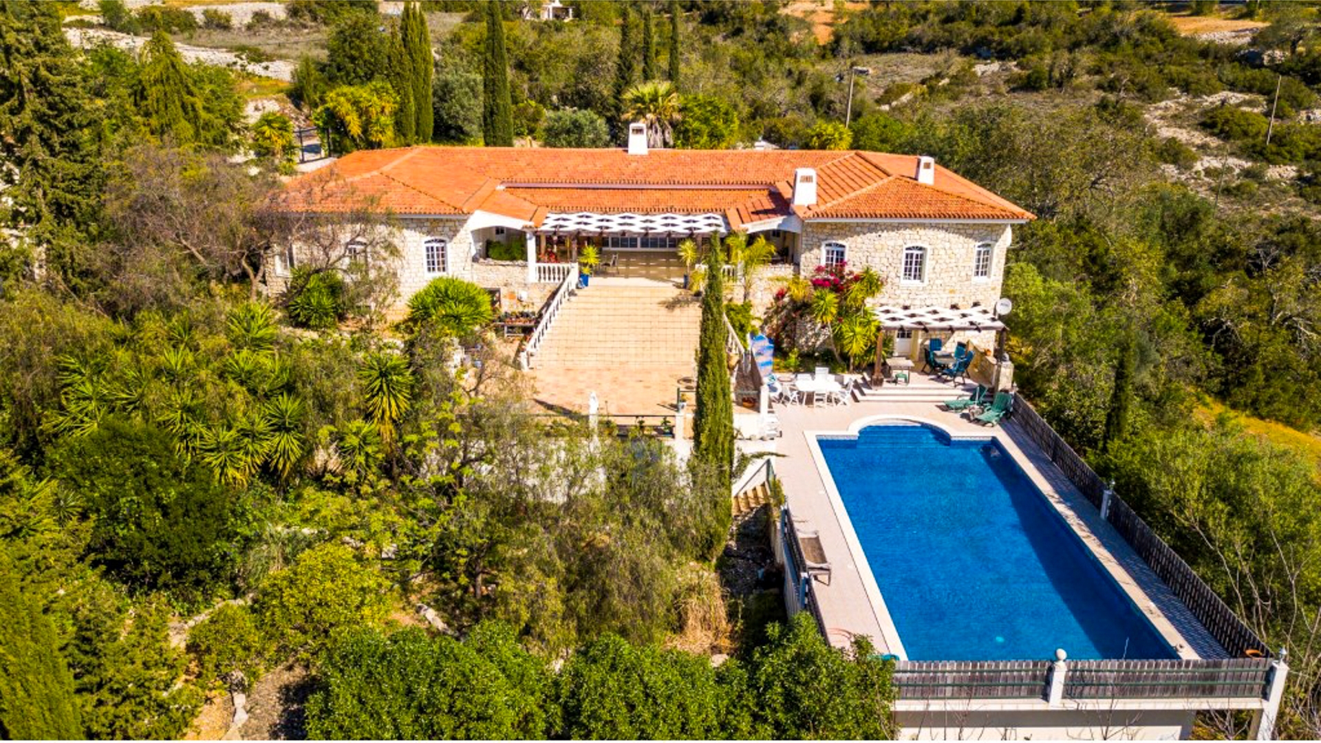Fantastic Large 4 bedroom detached Villa with Stunning Sea Views, near Loule | VM451 