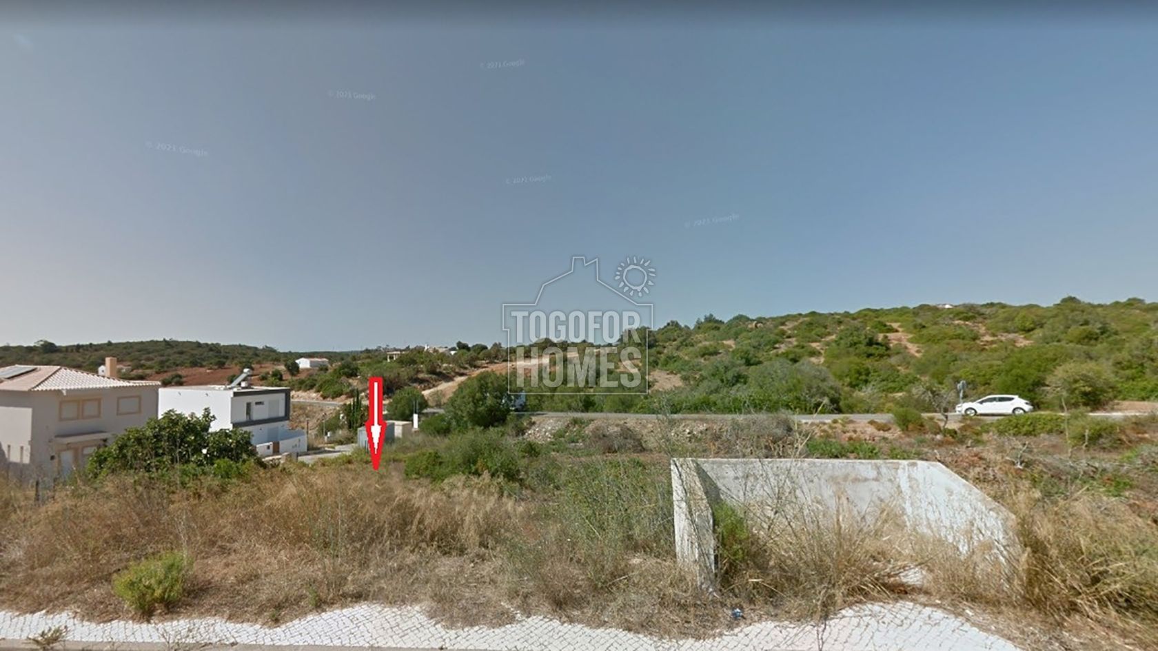 One of the last plots in an elevated position with sea views and planning permission, Salema