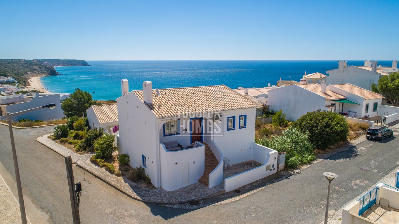 LG1148 - Maison de 3 chambres et jardin avec vue imprenable sur la mer, Salema, Algarve d'ouest