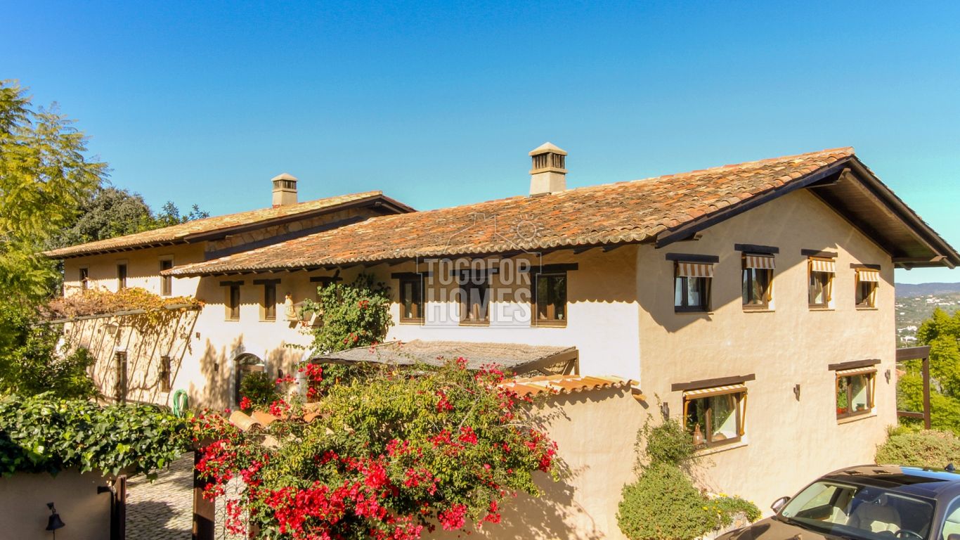 TV1326 - Charmante maison de campagne avec 4 chambres, piscine et grand jardin, Estoi