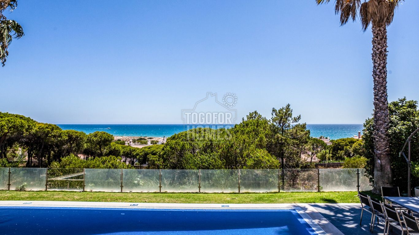 PRB012 - Traumhafte 5 SZ Villa nur 400 m vom Strand entfernt, in der Nähe von Golfplätzen, Vale do Lobo