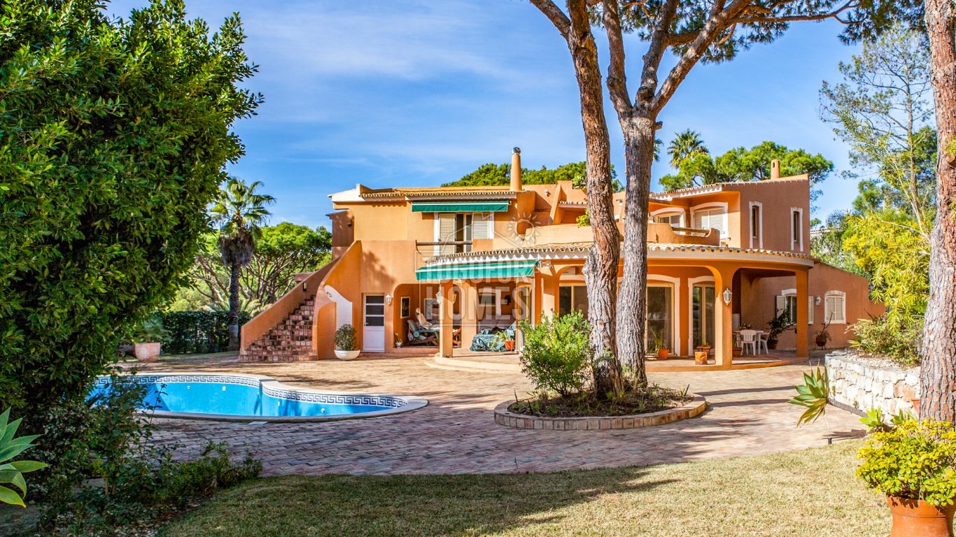 PRB221 - Moradia de estilo Mourisco com 4 quartos, Quinta do Lago