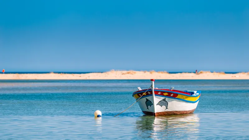Algarve, Portugal gewinnt bestes Strandziel 2025 bei den World Travel Awards
