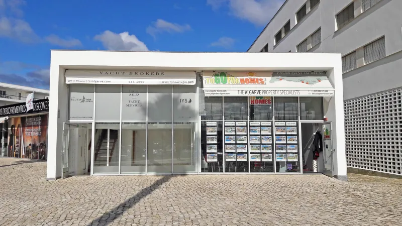 Comment investir dans des bureaux à Lagos Marina ?